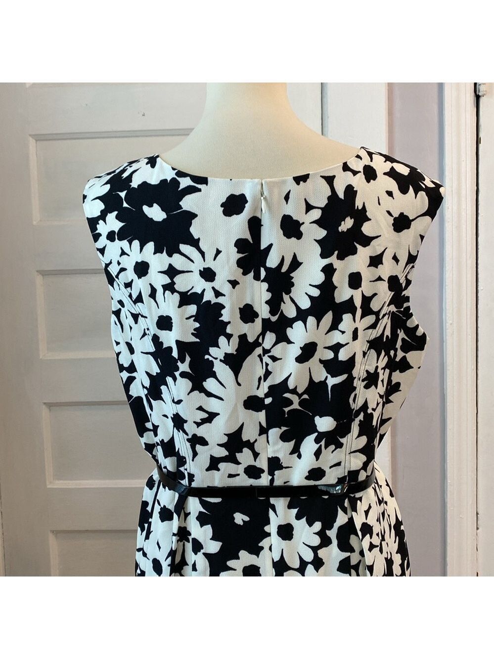 Kasper Sleeveless Black & White Floral Print A-line Dress, Size 14 - Picture 5 of 14